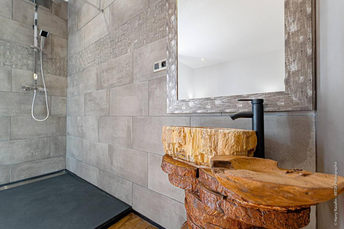 Les Suites Locarno Limoges Kültér fotó