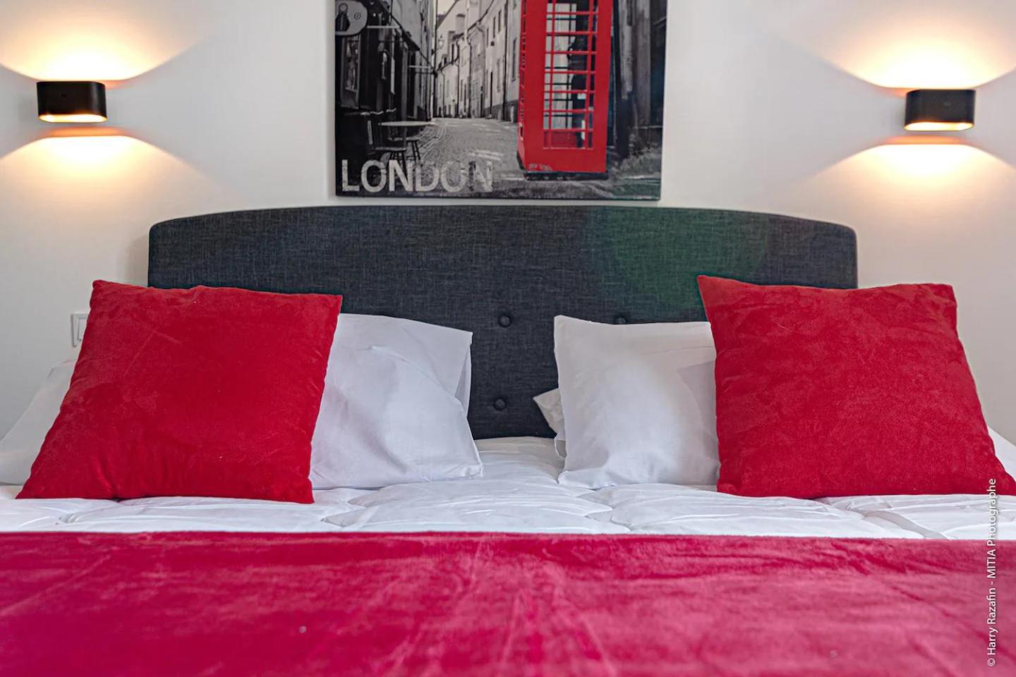 Les Suites Locarno Limoges Kültér fotó